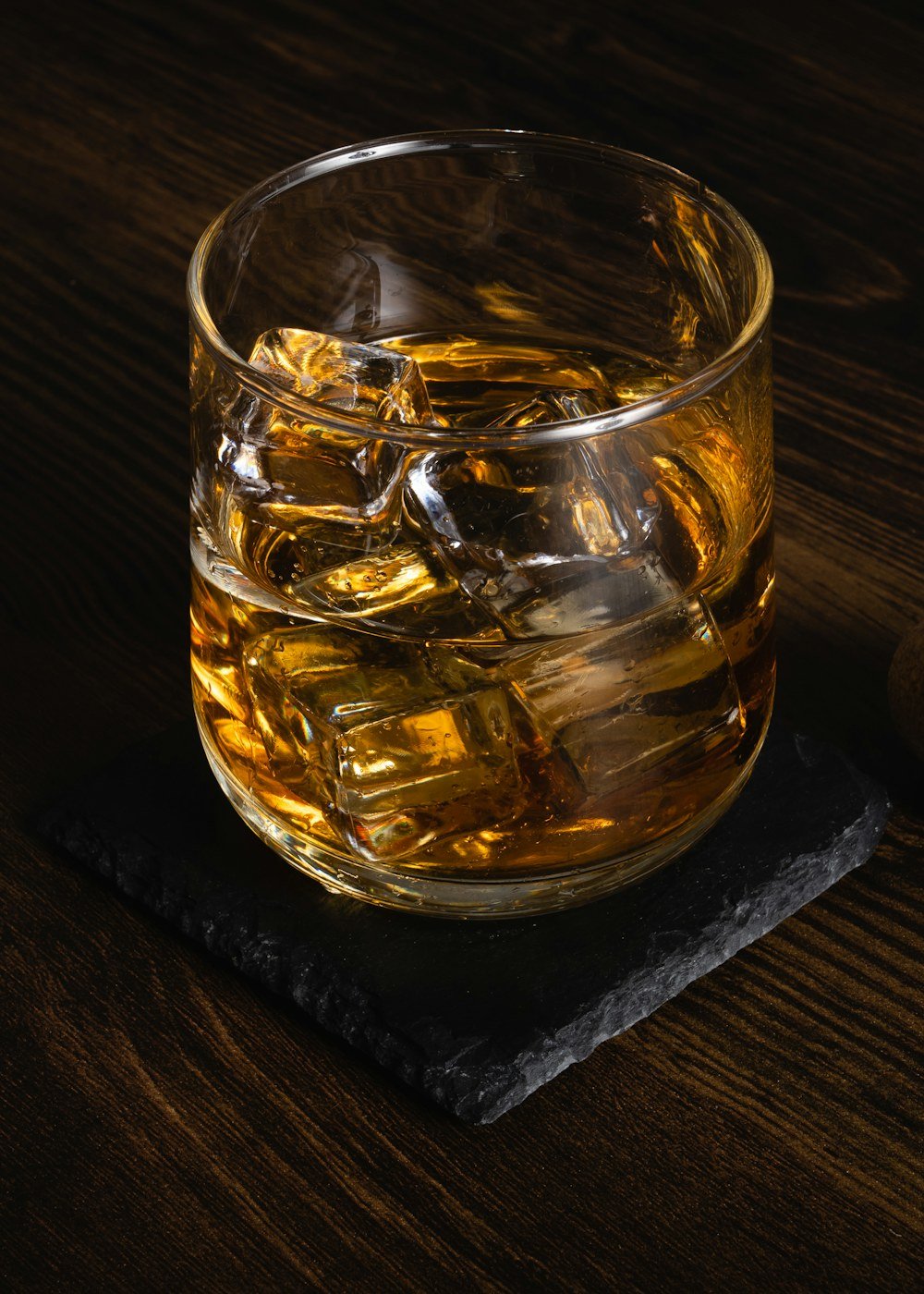 Vaso servido sobre la barra